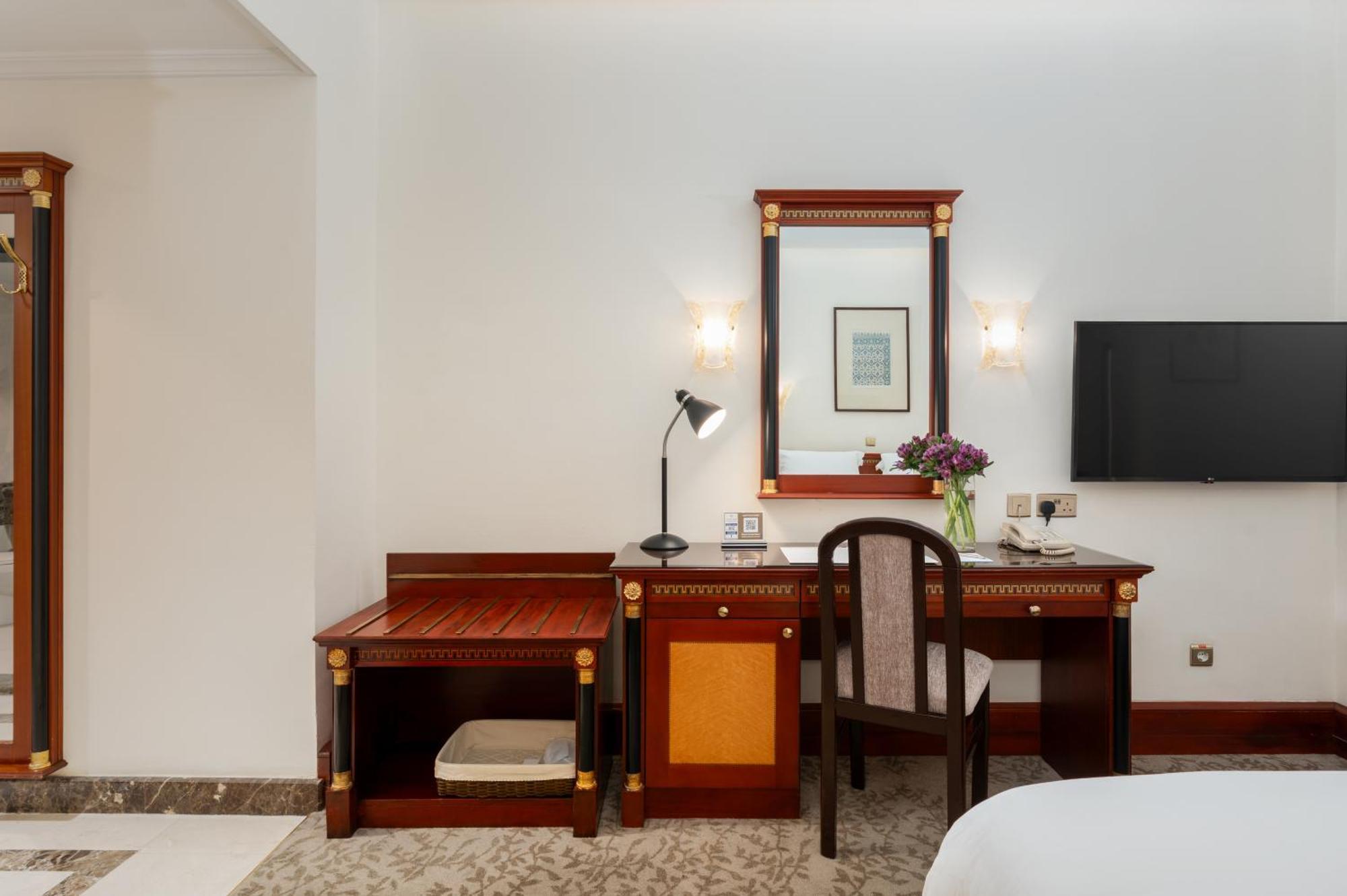 فندق الشهداء 5*